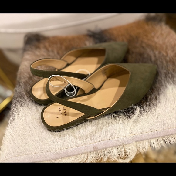 New Slingback Flats Sz. 8.5 Wide - Picture 2 of 6